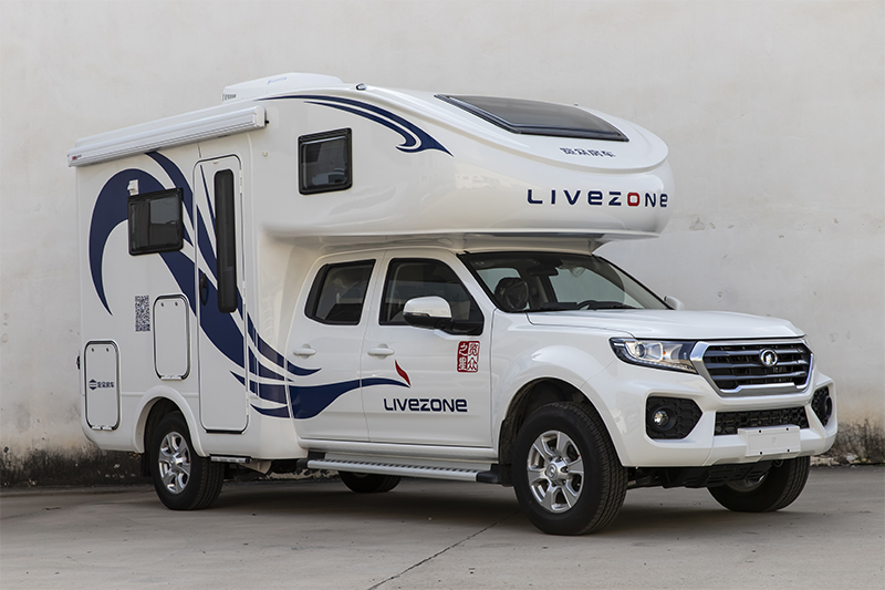 柴油四驅(qū)房車，這款還有超大床