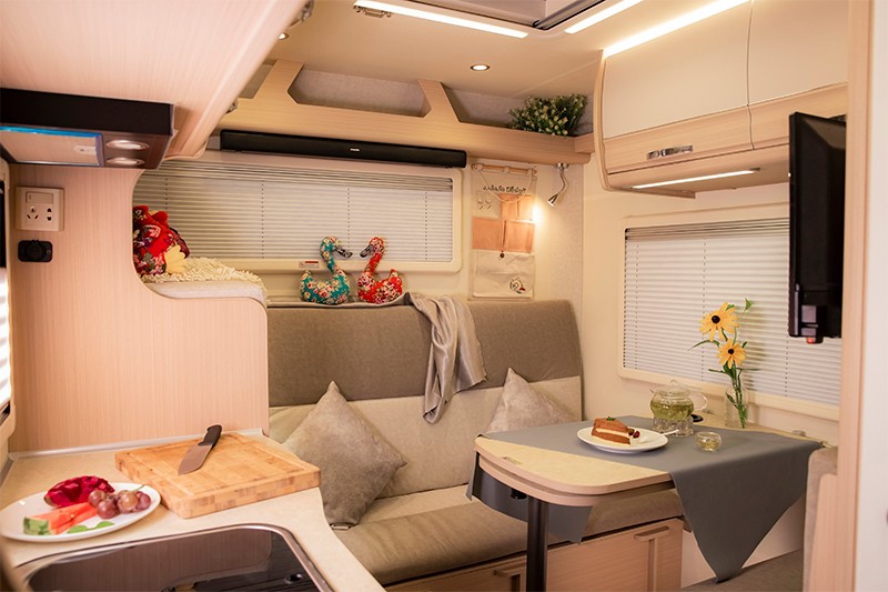 柴油四驅(qū)房車，這款還有超大床