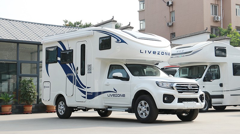 帶老人和孩子出行最合適，還是四驅(qū)房車