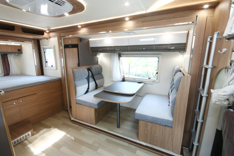 要大空間也更舒適，這樣的房車很棒