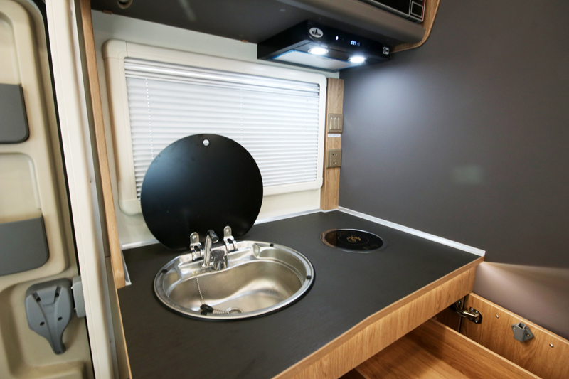 要大空間也更舒適，這樣的房車很棒