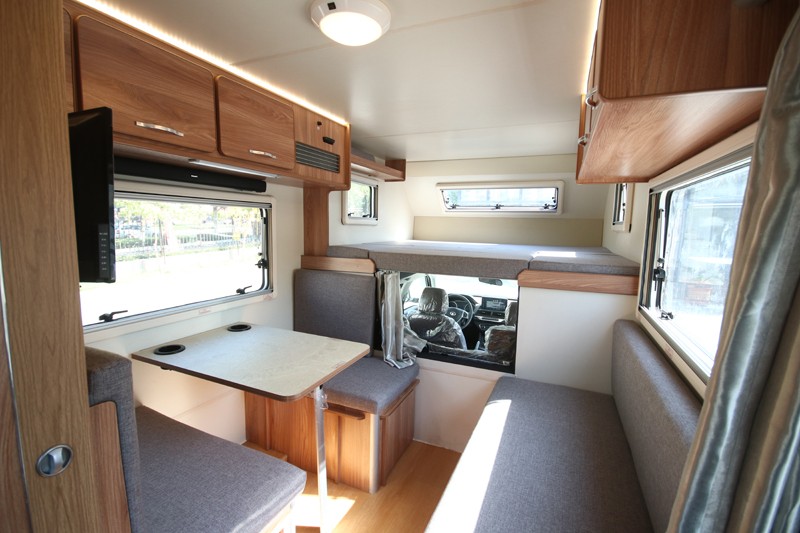 選這輛房車，只為更多山花爛漫