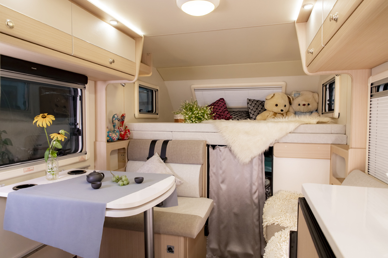 選這輛房車，只為更多山花爛漫