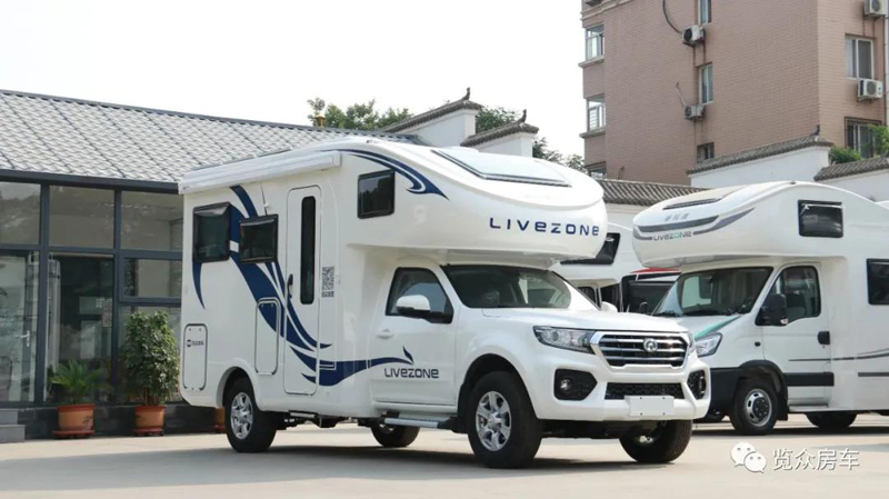 這款房車的客廳真給力 這款房車的客廳真給力