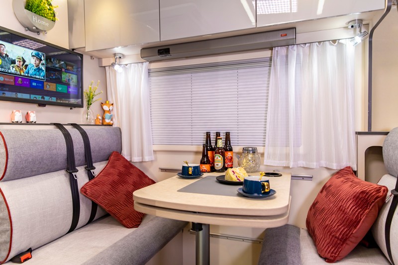 房車旅行，面對(duì)復(fù)雜路況四驅(qū)是必選