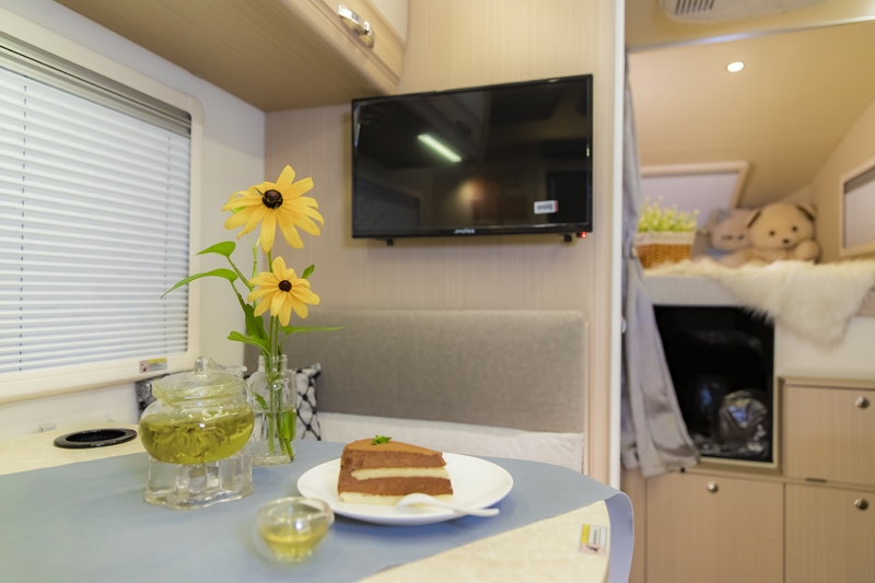 不懼荒野，不怕泥濘，四驅(qū)房車更給力