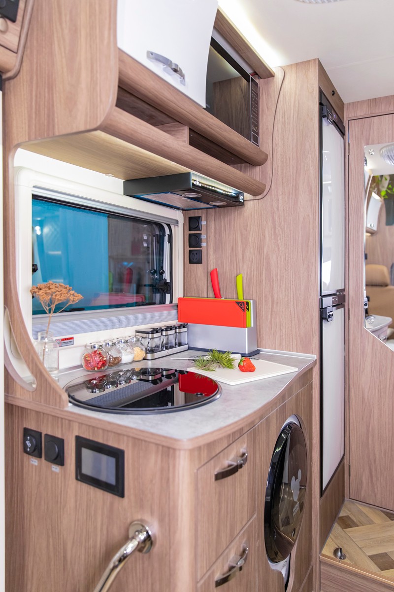 深度自駕，品質(zhì)房車(chē)生活選這款