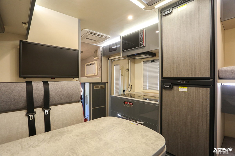 打響第二炮！搶先實拍體驗覽眾自由炮-B皮卡四驅(qū)房車