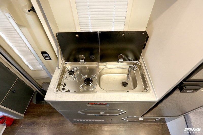 打響第二炮！搶先實拍體驗覽眾自由炮-B皮卡四驅(qū)房車