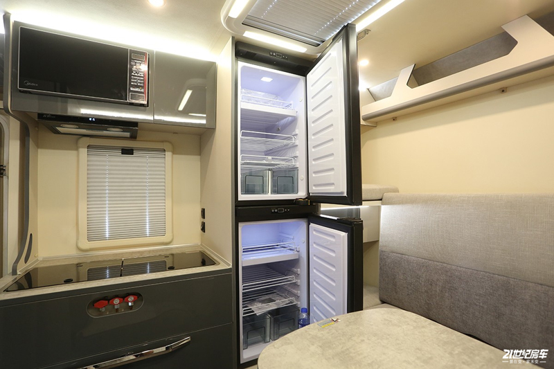 打響第二炮！搶先實拍體驗覽眾自由炮-B皮卡四驅(qū)房車