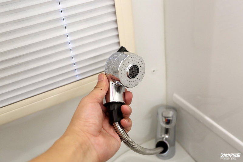 打響第二炮！搶先實拍體驗覽眾自由炮-B皮卡四驅(qū)房車