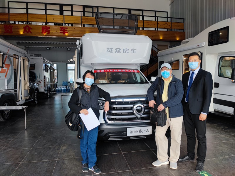 炮營集合，連看自由炮房車