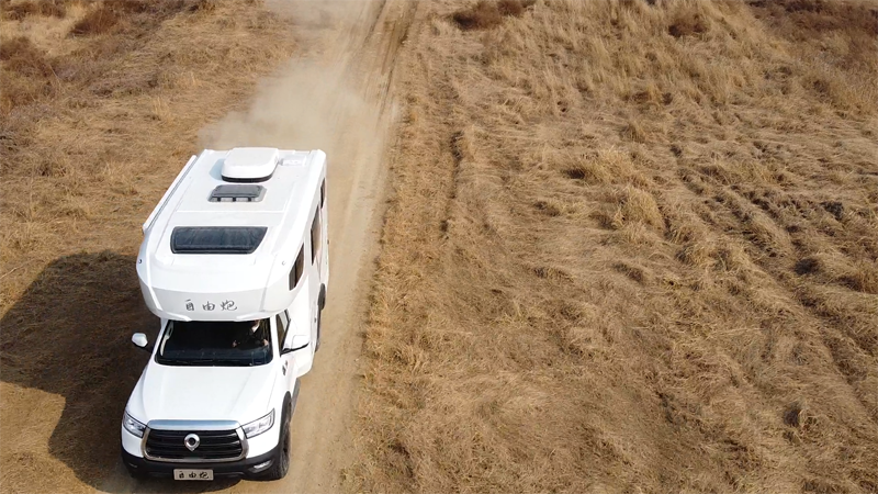 年輕、動(dòng)力、狂野、舒適，這款房車好