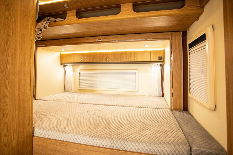 塞拉維雙拓展房車，內(nèi)部裝飾靜待你的目光