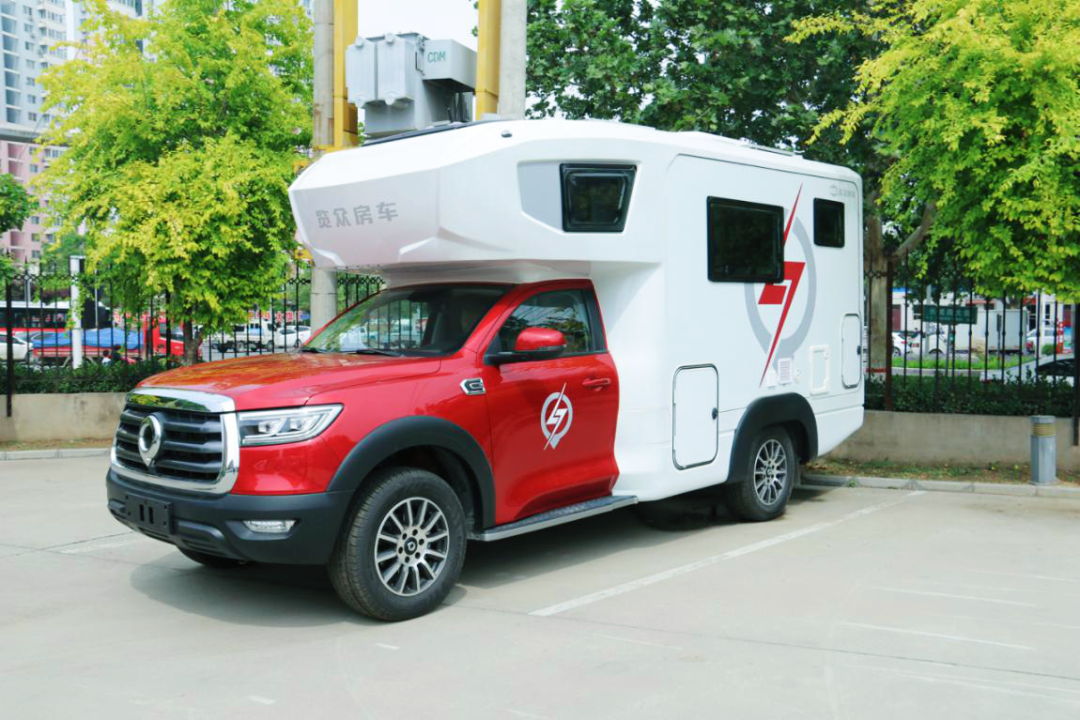 為自由著色！紅、白、藍(lán)、棕，你選哪一種？