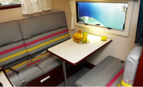 你沒看錯(cuò)，歡迎來到2012年的房車世界！