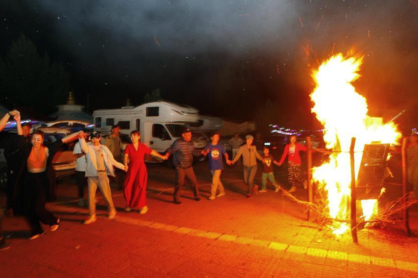 對酒當(dāng)歌，人生幾何，要盡興就現(xiàn)在！