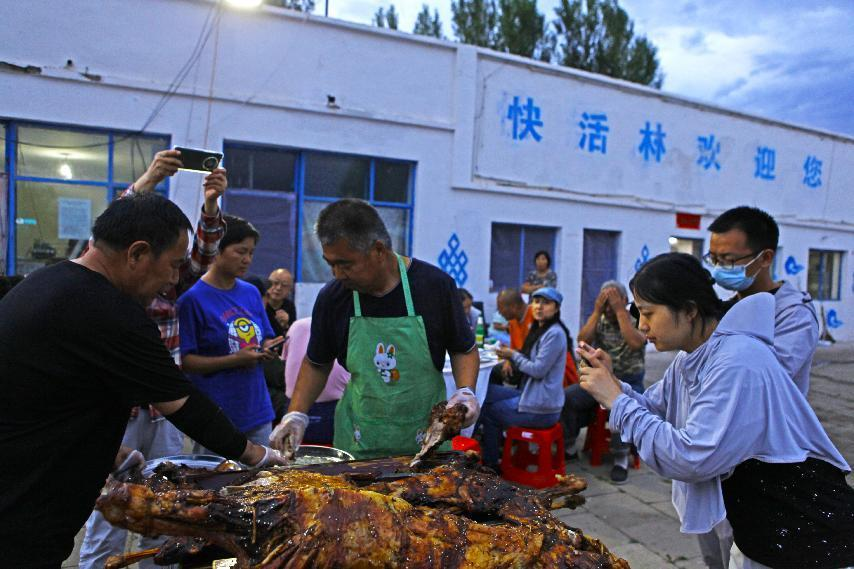 對酒當(dāng)歌，人生幾何，要盡興就現(xiàn)在！