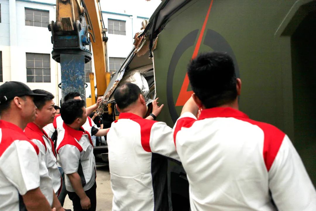 砸掉山海炮旅居車(chē)，覽眾房車(chē)究竟在搞什么？