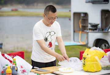 房車還就要選汽油、四驅(qū)、兩米大床