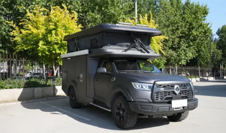 2.0T+四驅(qū)，高僅2.2米，能入地庫，這款硬核升頂房車你愛了嗎？
