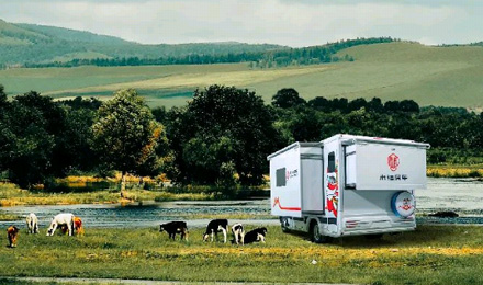 居然有人在草原住上了別墅？